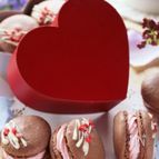 バレンタインに♡サクッとろっ可愛いショコラとベリーのマカロン