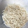 最強腸活おかず！レンジで簡単【えのきの海苔キムチ和え】の工程1