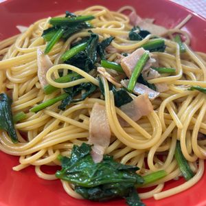 まるの作ってみた!投稿(簡単！『ほうれん草とベーコンとしめじの醤油パスタ』)