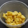 もちもち彩り♪ニラ入りじゃがもち【子どもに大人気!】の工程1