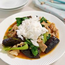 【ナスと青梗菜と豚バラ肉のみぞれ炒め】ダイエットにもお勧め。