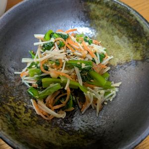 萬琉ママの作ってみた!投稿(焼肉屋さん風《小松菜とえのきと人参♡旨塩ナムル》)