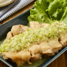 レンジでしっとりジューシー！ねぎ塩麹チキン