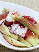 箸休めにぴったり「タコとミョウガの甘酢漬け」