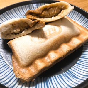Nao★彡の作ってみた!投稿(残ったコロッケで「ホットサンド」)