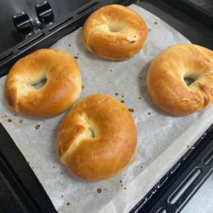 パン屋でバイトしたいの作ってみた!投稿(【基本のベーグル】初心者にもおすすめ！手ごねで作る絶品レシピ)