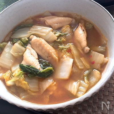 めっちゃ身体温まる♡白菜と手羽中のピリ辛うま煮