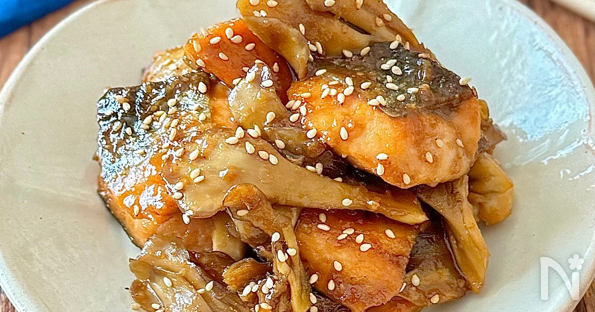 ごはんもお酒もすすむ♩鮭と舞茸の甘辛ごま照り焼き