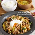 ご飯場すすむこと間違いなし♡温玉のせ豚キムチ♡