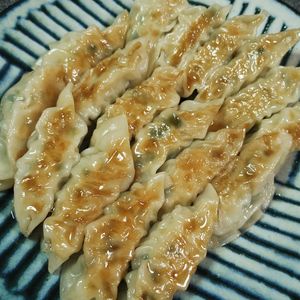 M＊Pの作ってみた!投稿(キャベツ無し！水菜とニラの餃子)