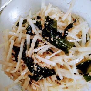 ゆみの作ってみた!投稿(大根とわかめとツナのサラダ)