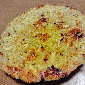 めいちの作ってみた!投稿(【材料これだけ？！】
こんがりチーズとじゃがいものガレット)
