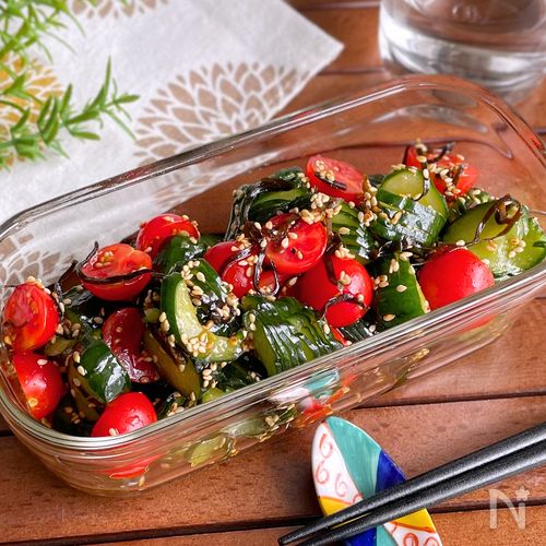 一度食べたらやみつき！「トマトときゅうりのうま塩昆布和え」