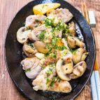 鶏肉とマッシュルームのレモンバター炒め