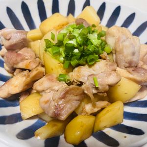 新米ちゃんの作ってみた!投稿(簡単美味しい!鶏肉とほくほくじゃがいものガーリック甘辛)
