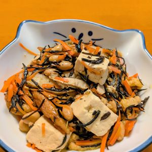 ゆきまる🐬🫧の作ってみた!投稿(しっとりやわらか♪優しい和食🥰ひじきと豆腐の五目煮✨)