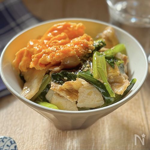 忙しい日はこれ！ワンパンで簡単【小松菜と豚肉の中華丼】