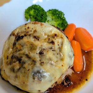 まゆのの作ってみた!投稿(大葉たっぷり和風チーズハンバーグ)