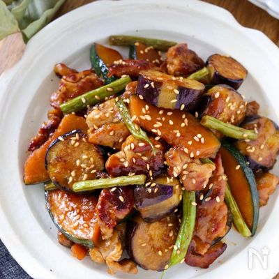 野菜たっぷり♪豚こまとかぼちゃと茄子の甘酢炒め