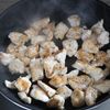 ご飯が進む！【鶏むねと新じゃがの甘辛ペッパー照り焼き】の工程4