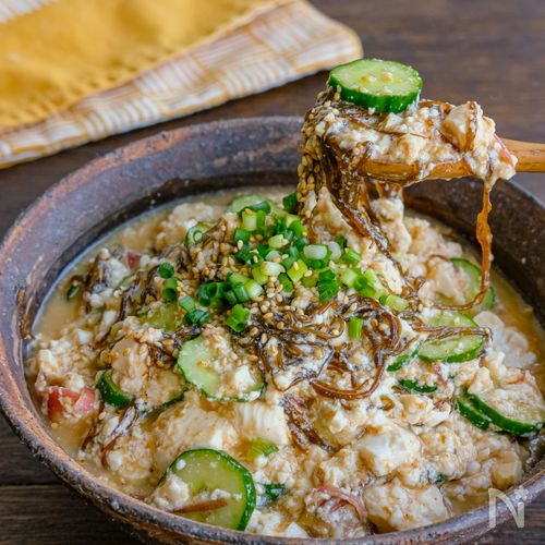 めんつゆ仕立ての豆腐ともずくのぶっかけ冷や汁風和え