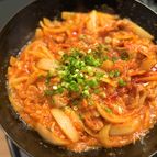 ご飯がすすむ！玉ねぎと豚バラ肉の旨辛ケチャップ炒め