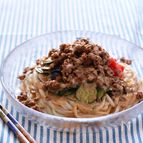 夏野菜とそぼろのっけうどん・ごまだれ