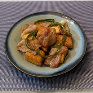 𝔂𝓾𝓶𝓲🍓の作ってみた!投稿(行列の定食屋さんの🍚もちもち厚揚げの豚のしょうが焼き🤩)
