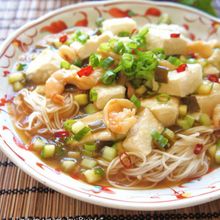 ひんやり翡翠豆腐の昆布つゆにゅうめん