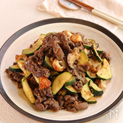 牛肉とズッキーニとちくわの味噌炒め《ごはんがススム！》