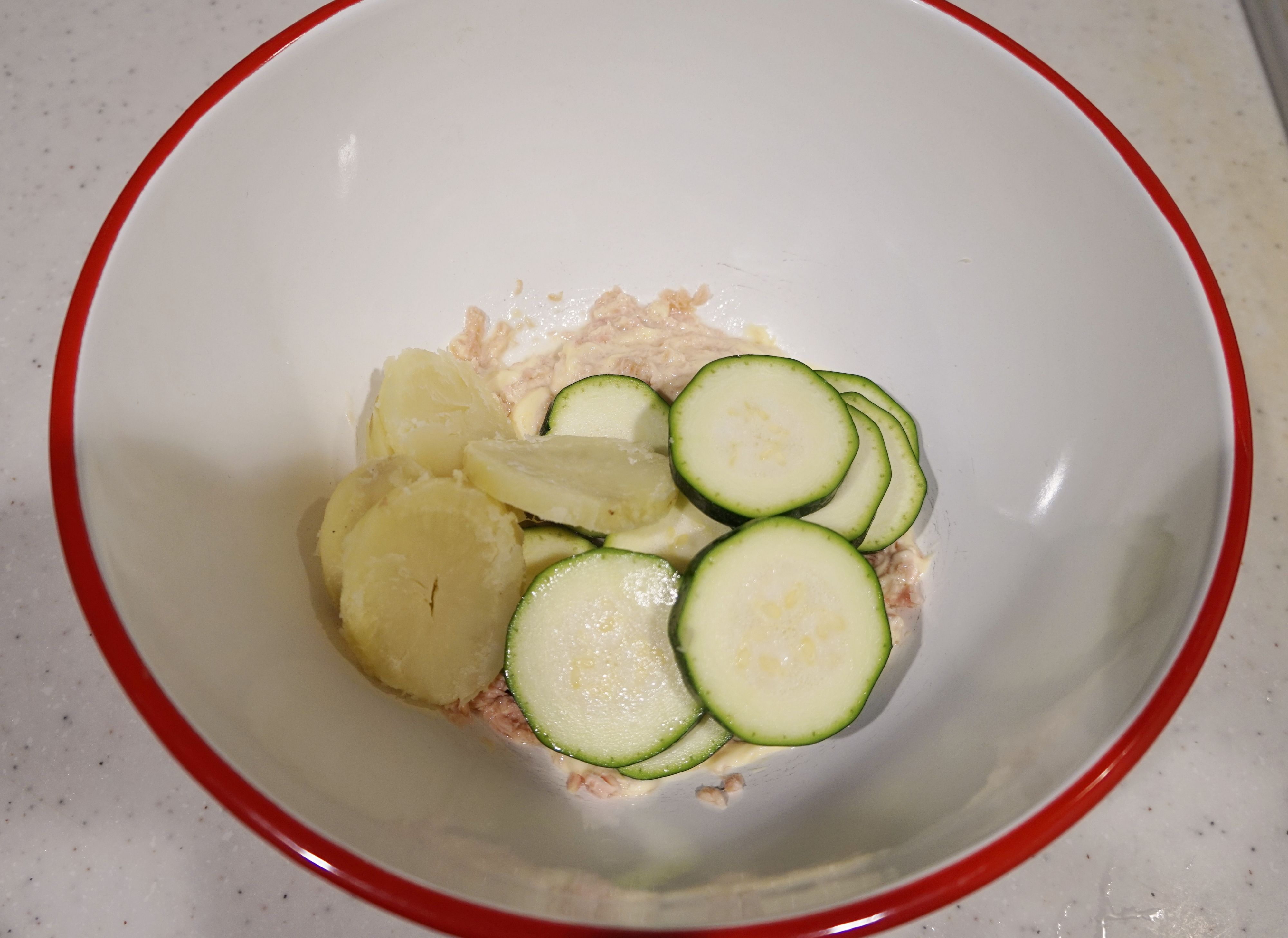 ズッキーニのツナマヨチーズ焼き | レシピサイトNadia