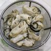定番ですがやっぱり好きな「牡蠣のバタポン炒め」の下準備