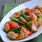 鶏肉とオクラとトマトのガリバタぽん酢炒め