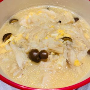 すみれの作ってみた!投稿(【鶏ときのこのたまご雑炊】ご飯１杯で２人分♡疲れた胃腸に♬)