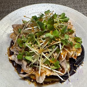 楽ラク手抜キッチン🐶🐾の作ってみた!投稿(焼肉のタレで楽々♪ヘルシー美味
【蒸しなすと豚肉の冷しゃぶ】)