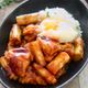 ［温玉のせ串なし焼き鳥丼］定番調味料3つ！簡単なのに美味しい