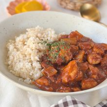 家にある材料だけで格上げ✨簡単すぎる【トマトチキンカレー】