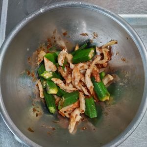 KUMIKOの作ってみた!投稿(簡単おいしい！オクラとちくわのおかか和え)