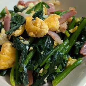 秋風の作ってみた!投稿(【ほうれん草とベーコンの卵炒め】味付け簡単！にんにく香る♪)