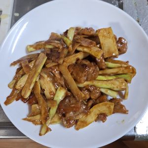 1173043の作ってみた!投稿(【マコモと豚肉のオイスター味噌炒め】)