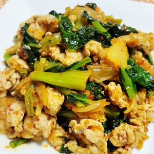 ヴェルの作ってみた!投稿(【小松菜と豚肉のキムチ炒め】うま味増しで栄養満点！)