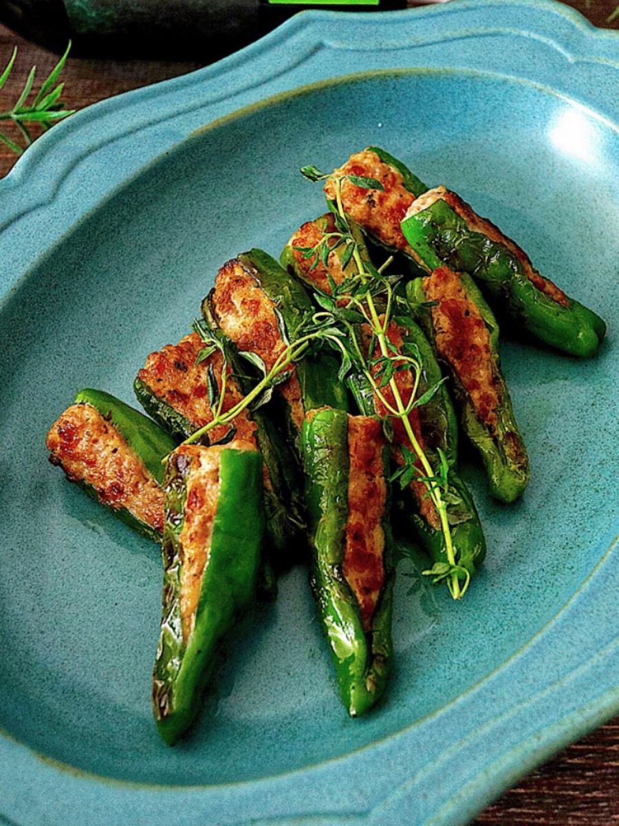 アミガサタケとハーブの鶏肉詰めレシピ