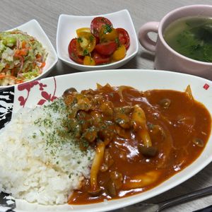 みーこの作ってみた!投稿(【節約♡豚こまハヤシライス】トマト缶で簡単にコクうま♩)