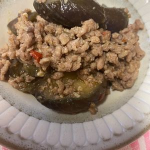 ようの作ってみた!投稿(ご飯もお酒も進んじゃう♡『茄子と鶏ひき肉の甘味噌炒め』)
