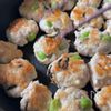 混ぜて焼くだけ！【枝豆と塩昆布チーズのつくね】の工程3
