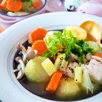 【明日はカレーに変身】たっぷり野菜と鶏肉の基本コンソメスープ