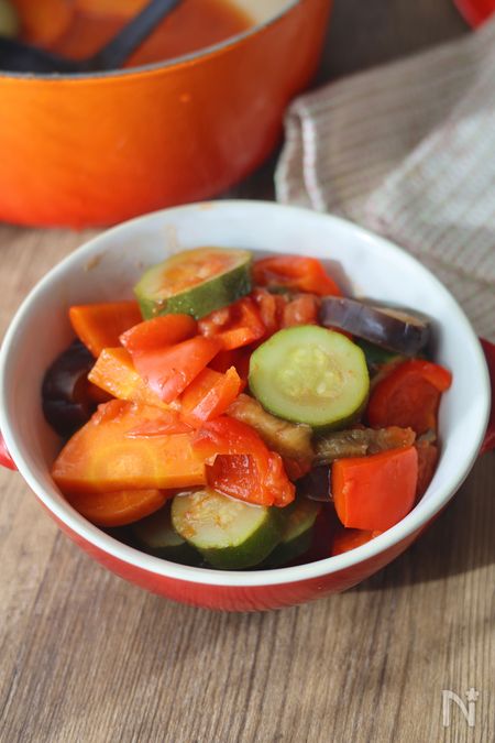 重ねて煮るだけ！夏野菜の旨み♡重ね煮ラタトゥイユ