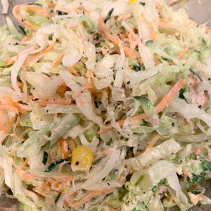 ぐ〜たら子の作ってみた!投稿(【野菜が一瞬でなくなる】ご馳走コールスロー)