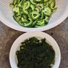 ゴーヤとわかめのねぎ塩昆布和えの工程1