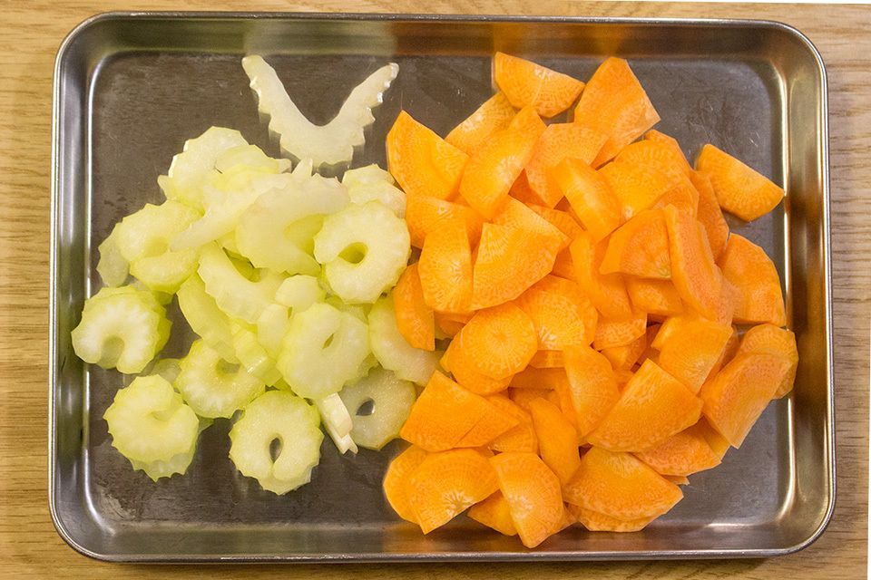 さっぱり箸休めに にんじんとセロリの浅漬け | レシピサイトNadia